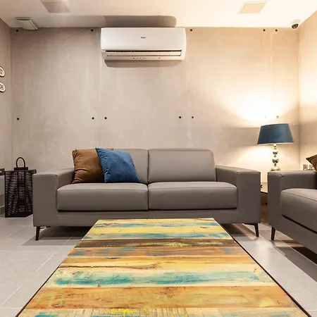 Charming,comfortable And Centrally Located Group Gzira