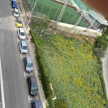 Charming,comfortable And Centrally Located Group Apartment Gzira