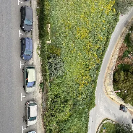 Charming,comfortable And Centrally Located Group *