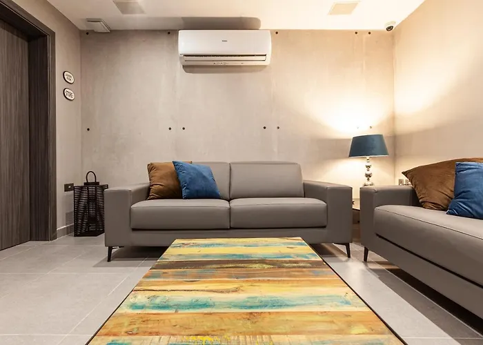 Charming,comfortable And Centrally Located Group Gzira