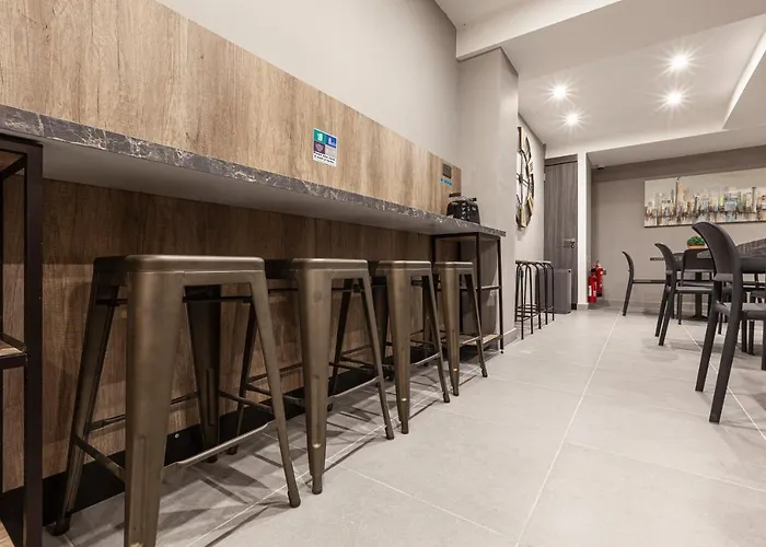 Charming,comfortable And Centrally Located Group Διαμέρισμα