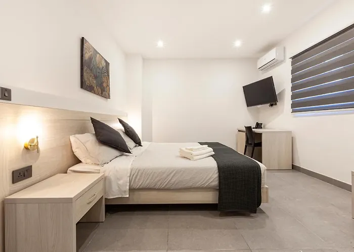 Charming,comfortable And Centrally Located Group Gzira